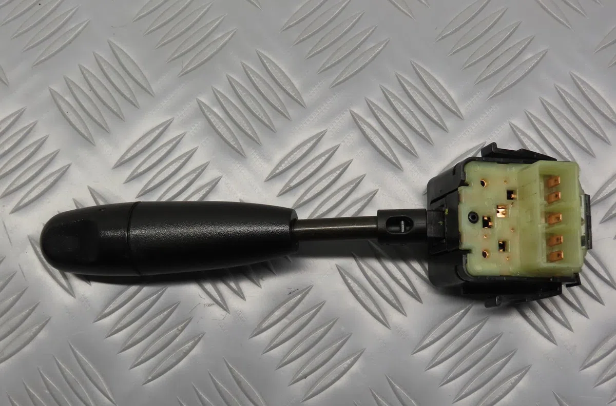 Commande essuie glace Chevrolet AVEO - KALOS 3-5 portes (T200) 1.4 16v (2003-2008) occasion — photo 2