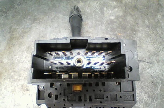 Commande essuie glace CHRYSLER VOYAGER 1993 occasion — photo 4