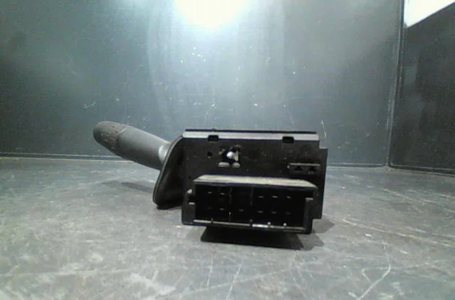 Commande essuie glace Citroën XSARA PICASSO (N68) 2.0 hdi (1999-2011) 5 portes occasion — photo 2