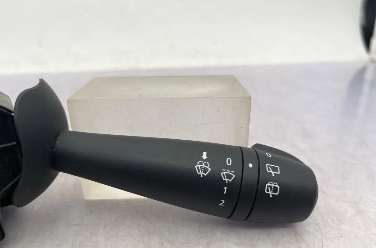 Commande essuie glace DACIA DUSTER 1 PHASE 2 occasion