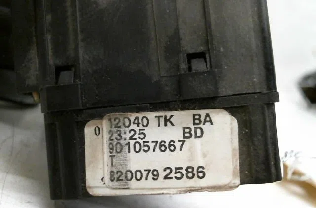 Commande essuie glace Dacia SANDERO 1.5 dci (2010) occasion — photo 3