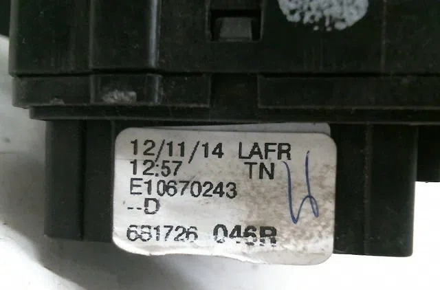 Commande essuie glace Dacia SANDERO II 1.5 dci (2012) 5 portes occasion — photo 3
