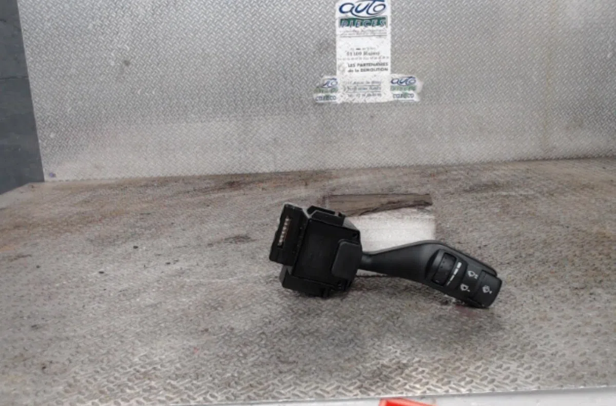 Commande essuie glace FORD C-MAX 1  C-MAX 1 PHASE 2 occasion — photo 2