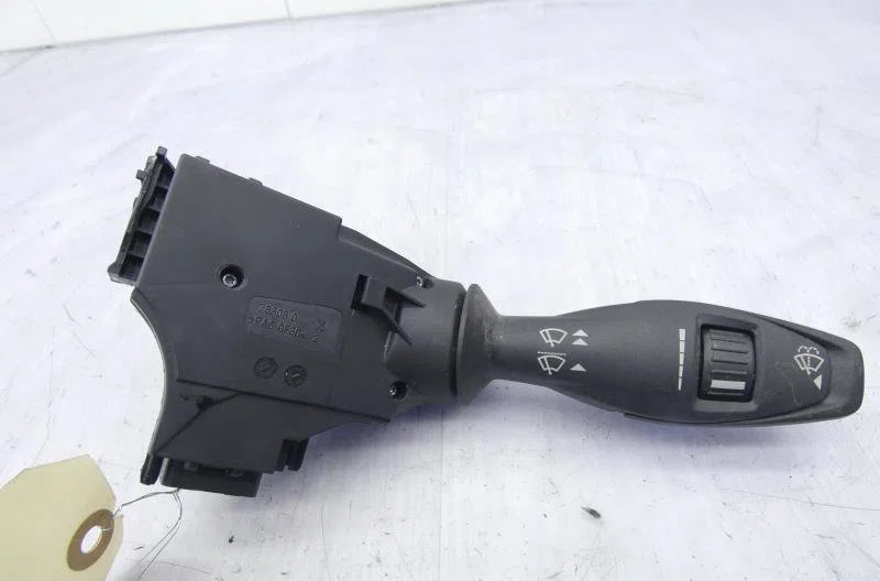 Commande essuie glace FORD FIESTA 6 PHASE 2 occasion — photo 2