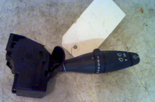 Commande essuie glace FORD FIESTA V 2006 occasion — photo 2