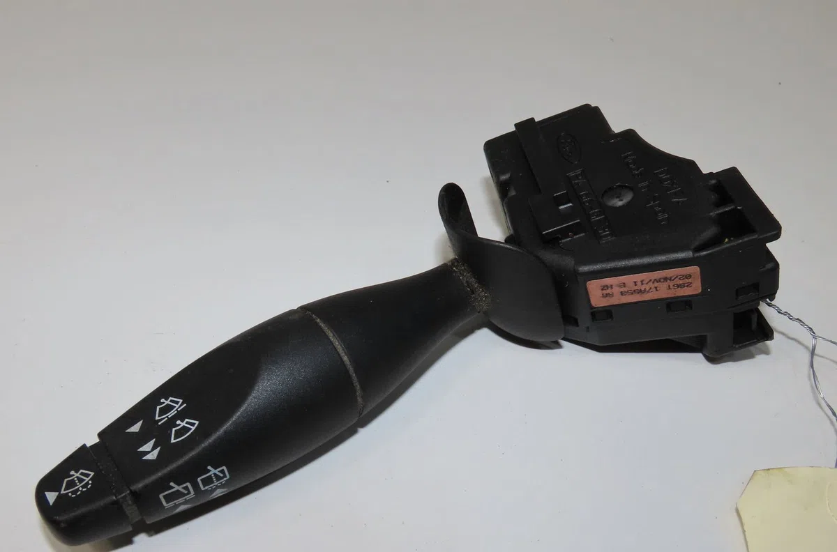 Commande essuie glace Ford FIESTA V (JH_, JD_) 1.4 tdci (2001-2008) 5 portes occasion