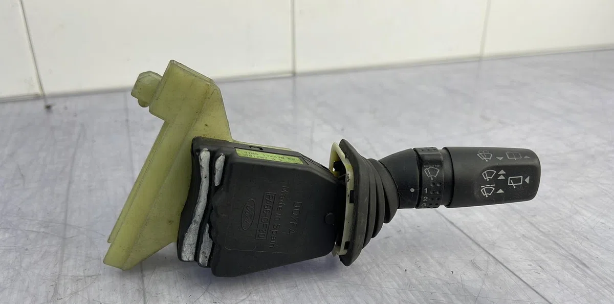 Commande essuie glace FORD MONDEO 1 PHASE 2 occasion — photo 2