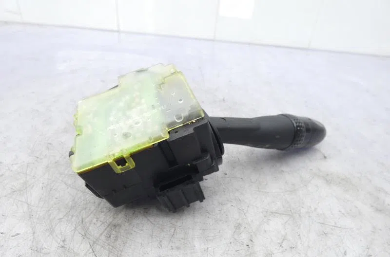 Commande essuie glace HYUNDAI GETZ PHASE 1 occasion — photo 2