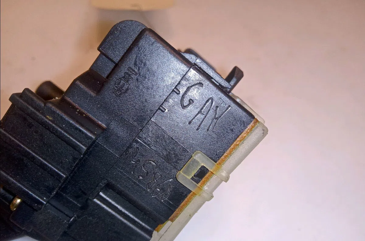 Commande essuie glace Hyundai GETZ (TB) 1.5 crdi (2003-2005) 5 portes occasion — photo 4