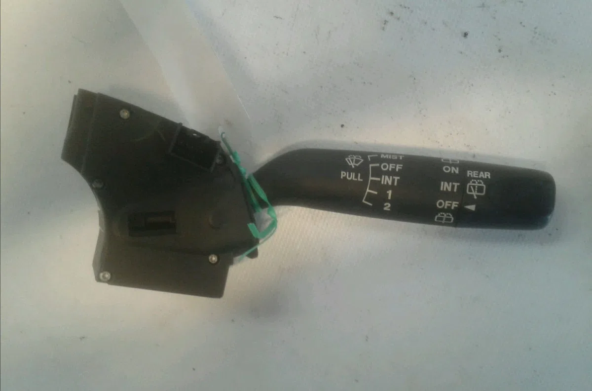 Commande essuie glace Mazda 2 (DY) 1.25 (dy3w) (2003-2007) occasion — photo 2