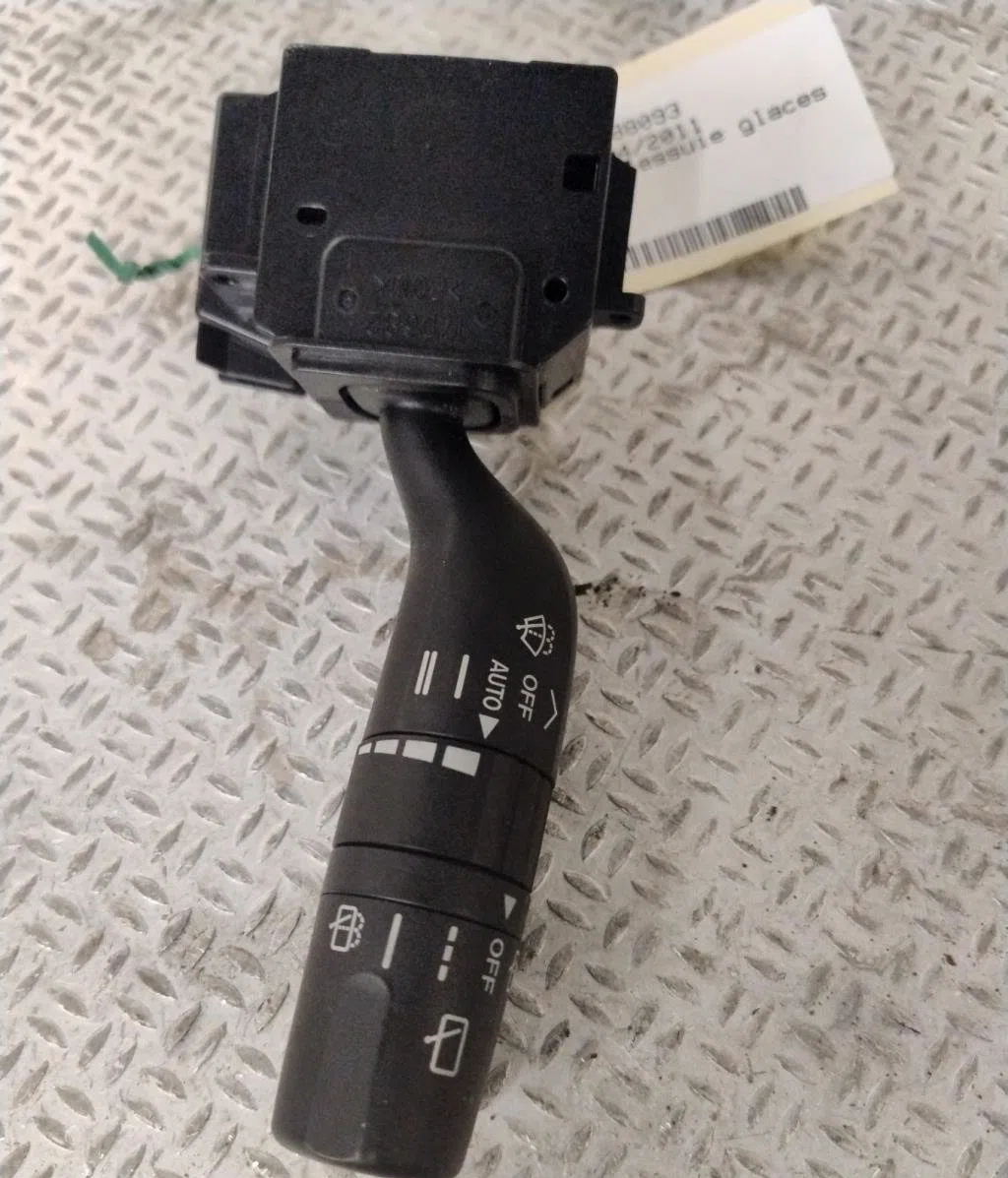 Commande essuie glace MAZDA 3 2  0 occasion — photo 3