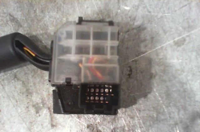 Commande essuie glace MAZDA 3 2005 occasion — photo 2