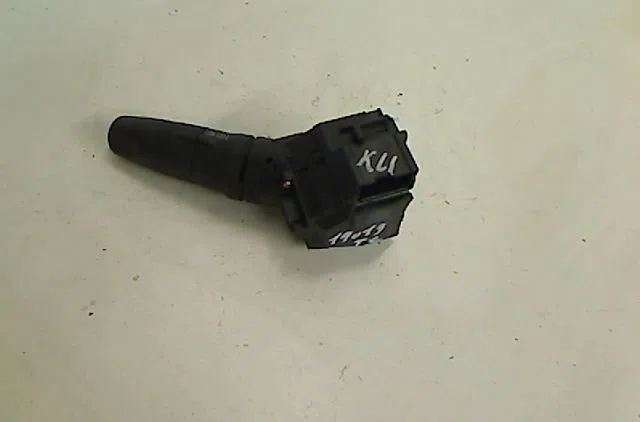 Commande essuie glace NISSAN MICRA I  1000 DX occasion — photo 2