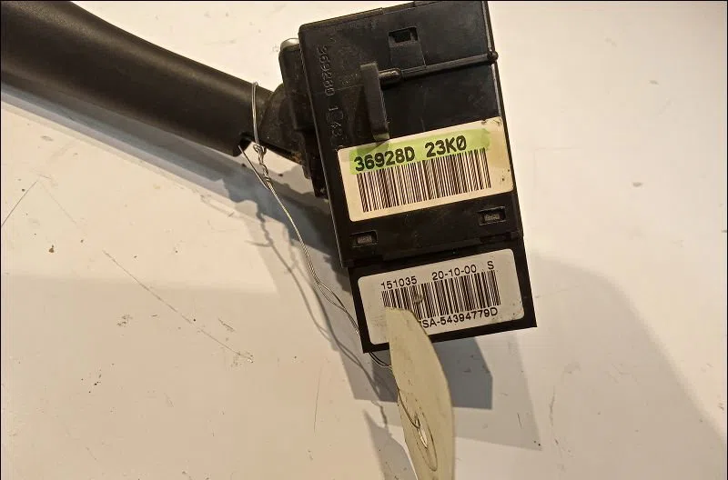 Commande essuie glace Nissan MICRA II (K11) 1.4 i 16v (2000-2003) occasion — photo 2
