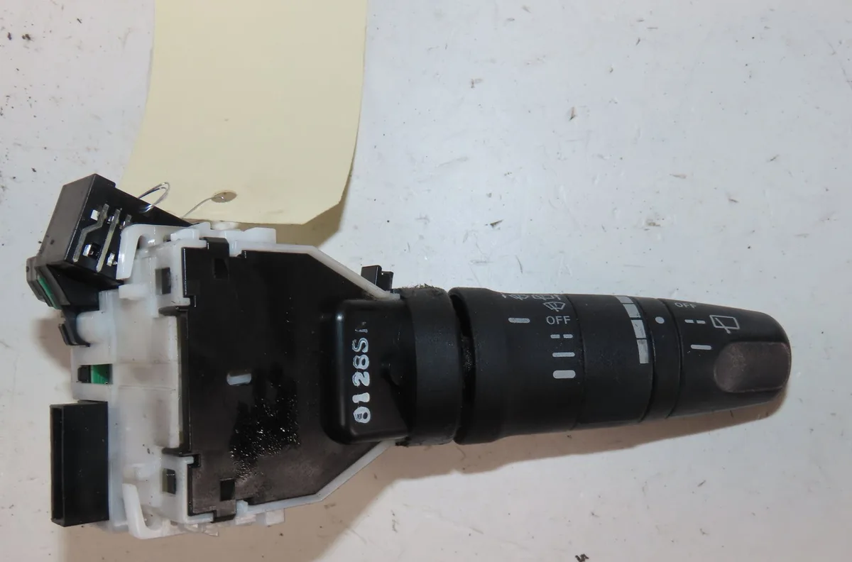 Commande essuie glace Nissan MICRA III (K12) 1.5 dci (2003-2010) occasion
