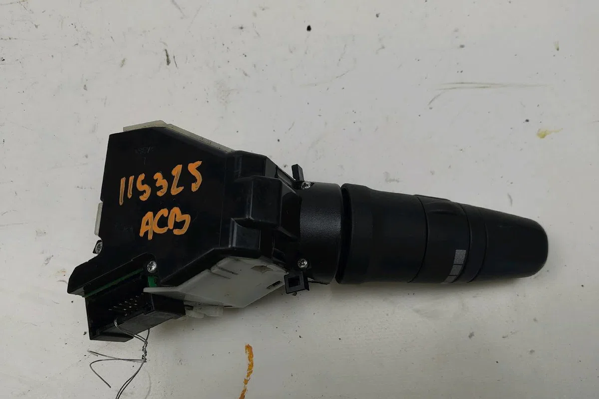 Commande essuie glace Nissan MICRA III (K12) 1.5 dci (2003-2010) occasion — photo 2