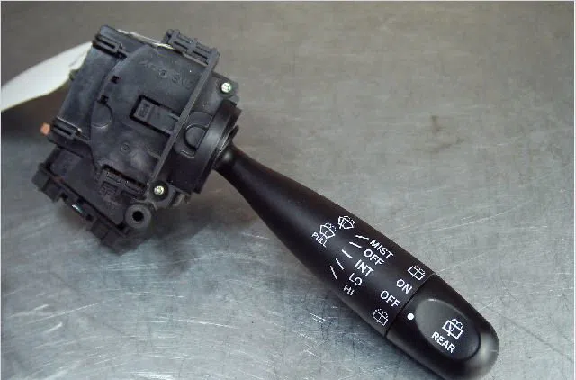 Commande essuie glace Nissan PIXO (UA0) 1.0 (2009) 5 portes occasion