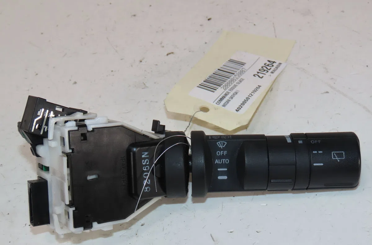 Commande essuie glace Nissan QASHQAI - QASHQAI 2 I (J10, NJ10, JJ10E) 2.0 dci (2007-2013) occasion