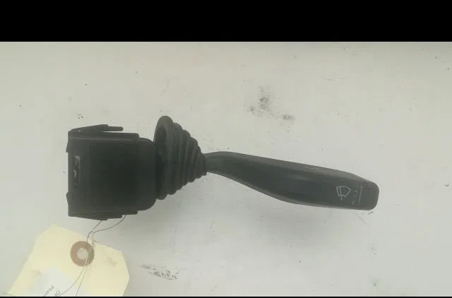 Commande essuie glace Opel CORSA B (S93) 1.5 td (f08, f68, m68) (1993-2000) occasion — photo 4