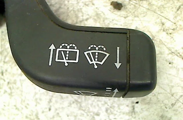 Commande essuie glace Opel CORSA C (X01) 1.7 dti (f08, f68) (2000-2009) 5 portes occasion — photo 3
