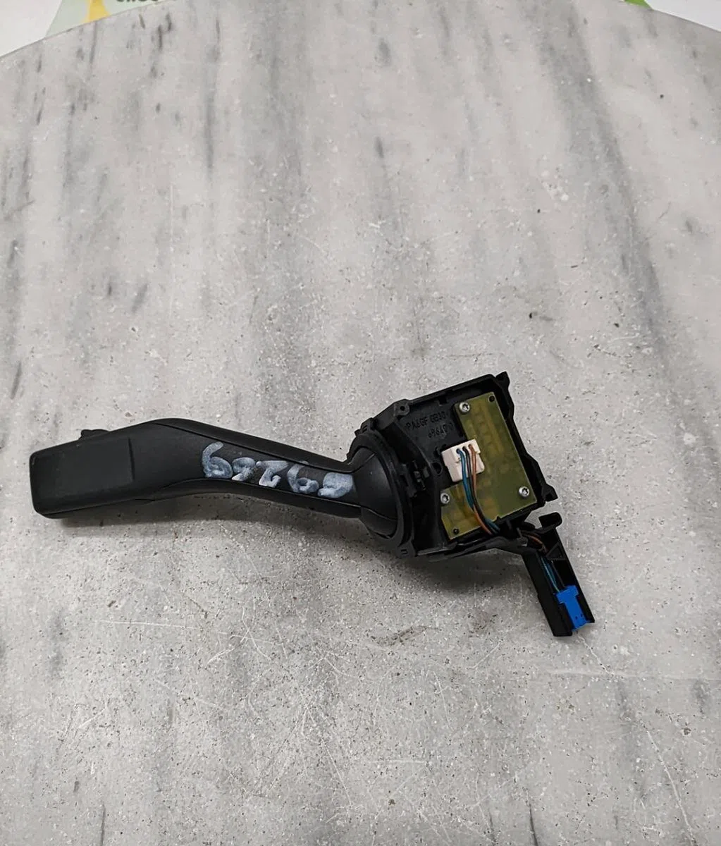 Commande essuie glace OPEL ZAFIRA B PHASE 1 occasion — photo 2