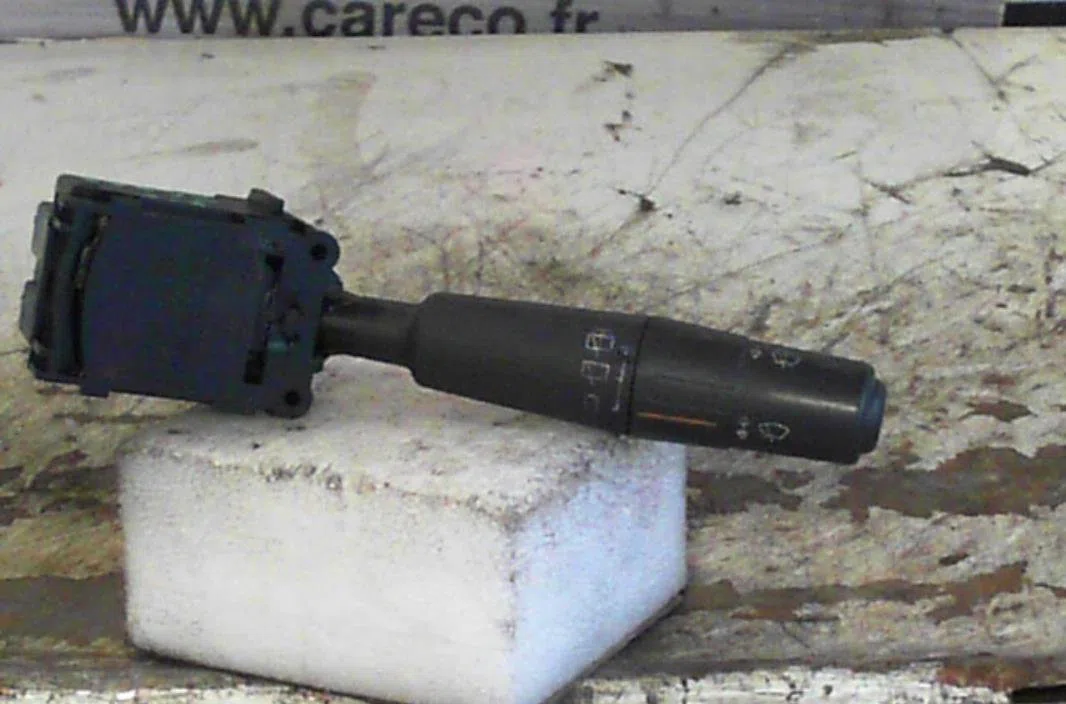 Commande essuie glace PEUGEOT 106  106 PHASE 1 occasion