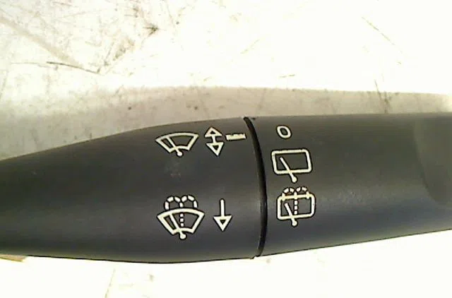 Commande essuie glace Peugeot 106 I (1A, 1C) 1.0 (1991-1996) occasion — photo 2