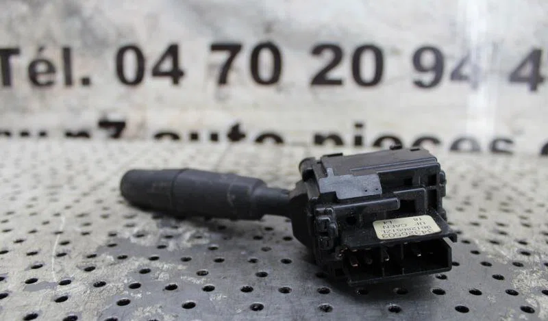 Commande essuie glace PEUGEOT 106 PHASE 1 occasion — photo 2
