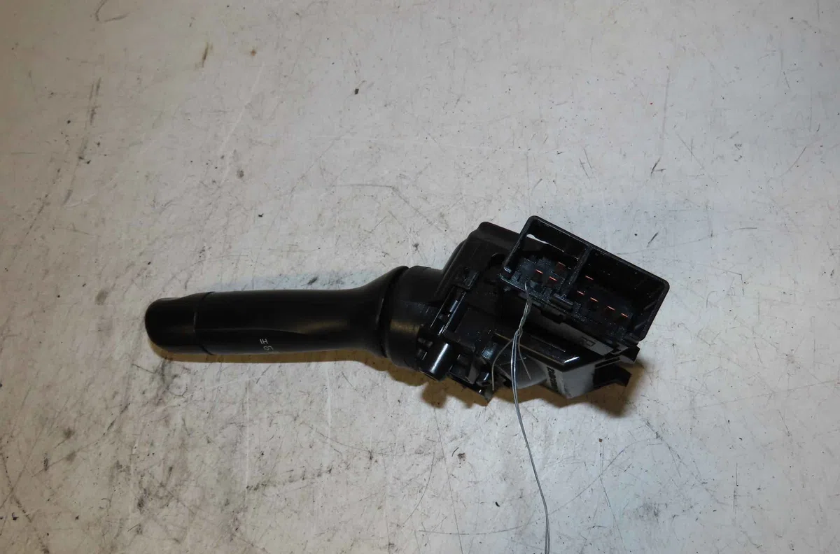 Commande essuie glace PEUGEOT 107 occasion — photo 2