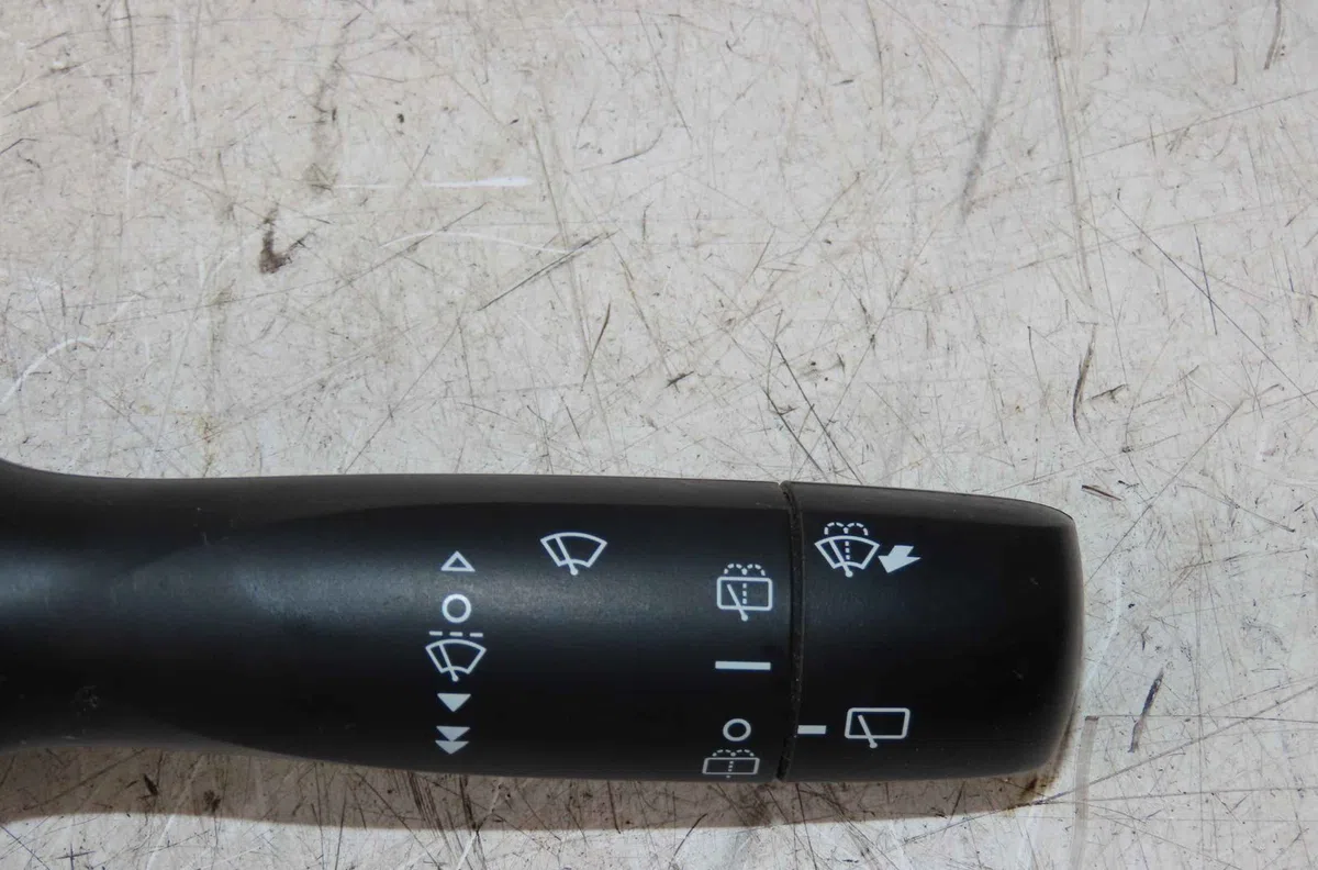 Commande essuie glace PEUGEOT 108 occasion — photo 2