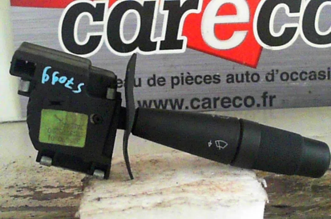 Commande essuie glace Peugeot 205 II (20A-C) 1.7 diesel (1987-1998) occasion