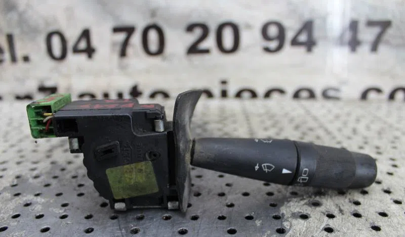 Commande essuie glace PEUGEOT 205 PHASE 2 occasion — photo 3