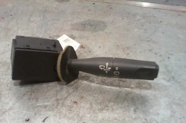 Commande essuie glace PEUGEOT 306 Phase 1 09-1994--03-1997 occasion — photo 2