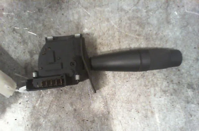 Commande essuie glace PEUGEOT 309 Phase 1 10-1985--06-1989 occasion — photo 2