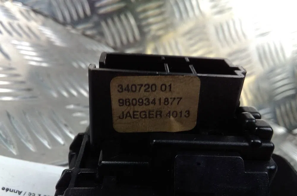 Commande essuie glace Peugeot 405 II (4B) 1.9 d (1994-1995) occasion — photo 2