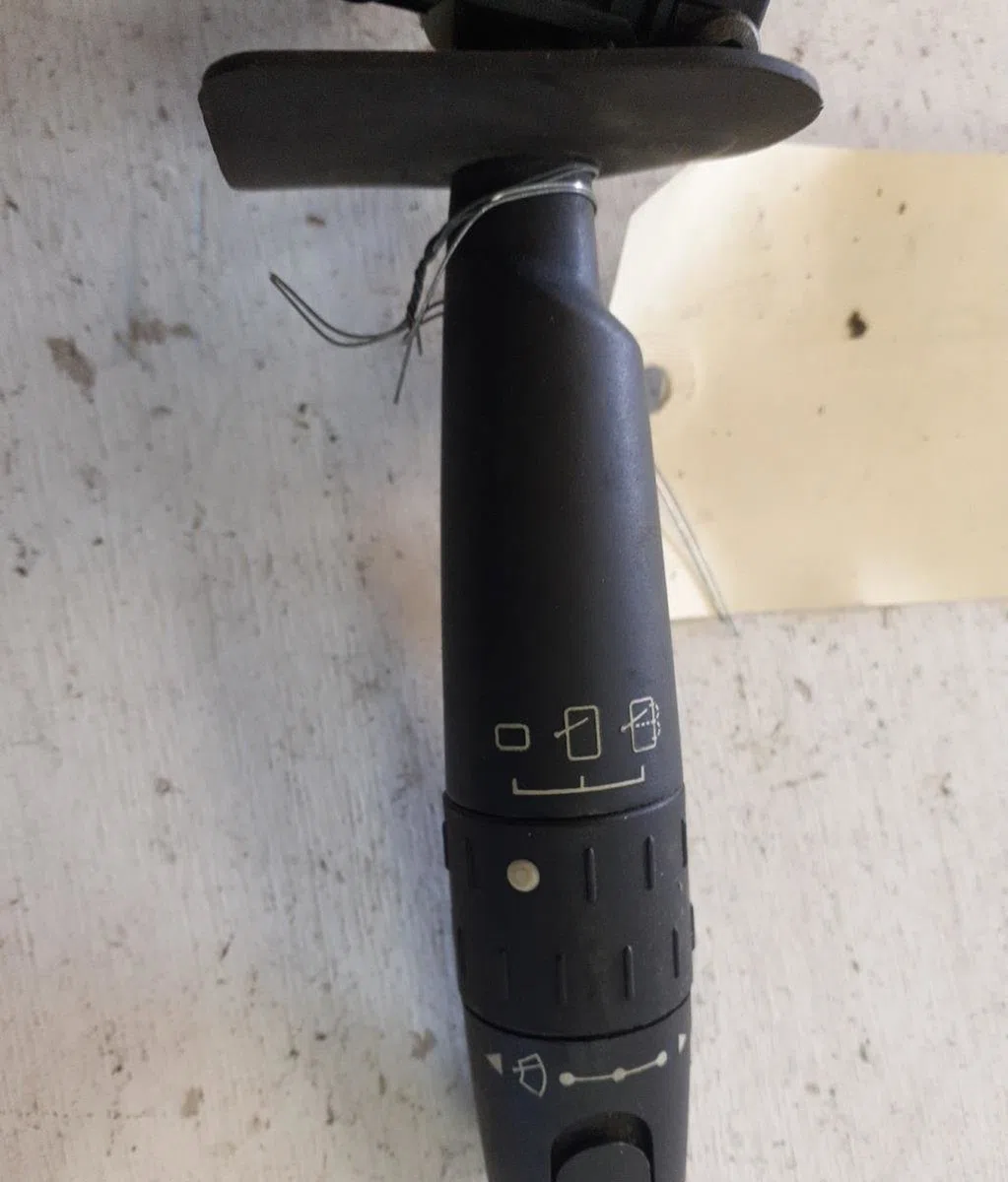 Commande essuie glace Peugeot 406 Break (8E-F) 1.9 td (1996-2004) occasion — photo 2