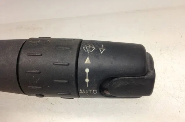 Commande essuie glace PEUGEOT 406 COUPE 1998 occasion — photo 2