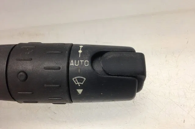 Commande essuie glace PEUGEOT 406 COUPE 1998 occasion — photo 3