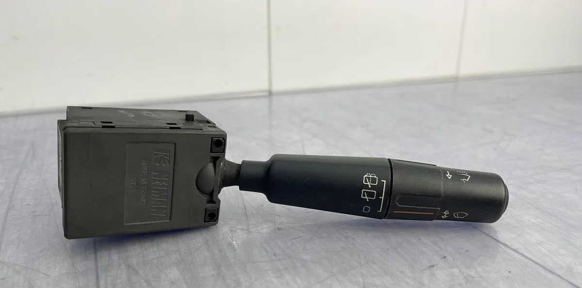 Commande essuie glace PEUGEOT 406 PHASE 1 occasion — photo 2