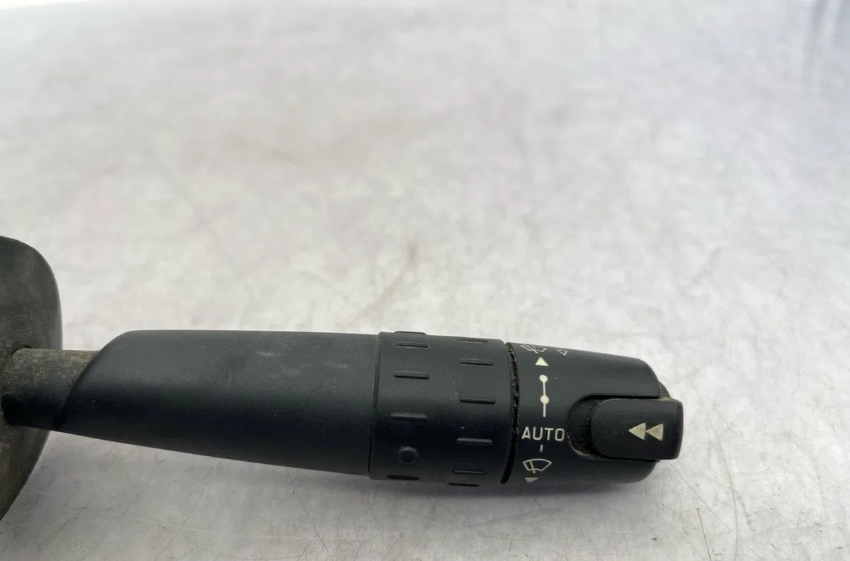 Commande essuie glace PEUGEOT 607 PHASE 1 occasion — photo 2