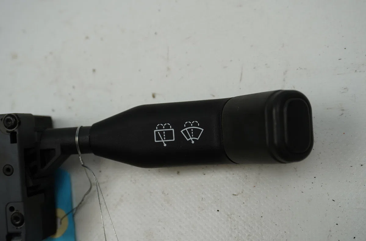Commande essuie glace Renault 19 I (B-C53_) 1.9 d (b-c534, b-c53j) (1988-1992) 5 portes occasion — photo 2