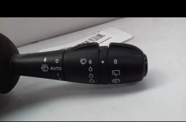 Commande essuie glace RENAULT CAPTUR 2013 occasion — photo 2