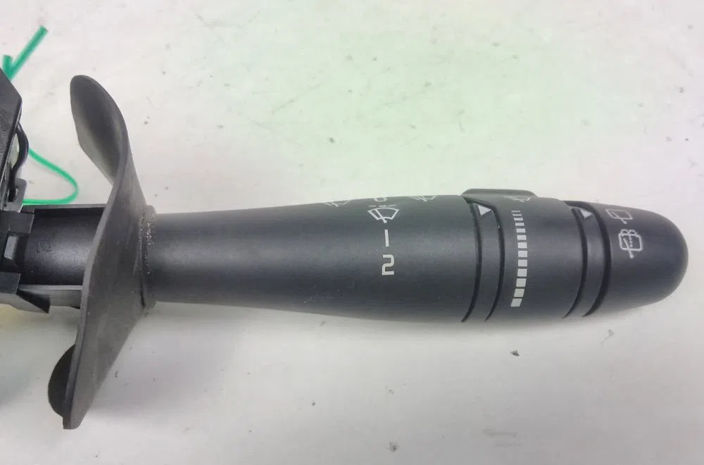 Commande essuie glace RENAULT CLIO 1.2I 16V 2001 occasion — photo 3
