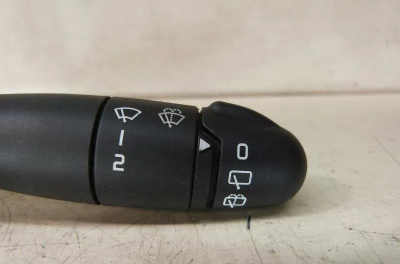 Commande essuie glace RENAULT CLIO 2 CAMPUS PHASE 1 occasion — photo 3
