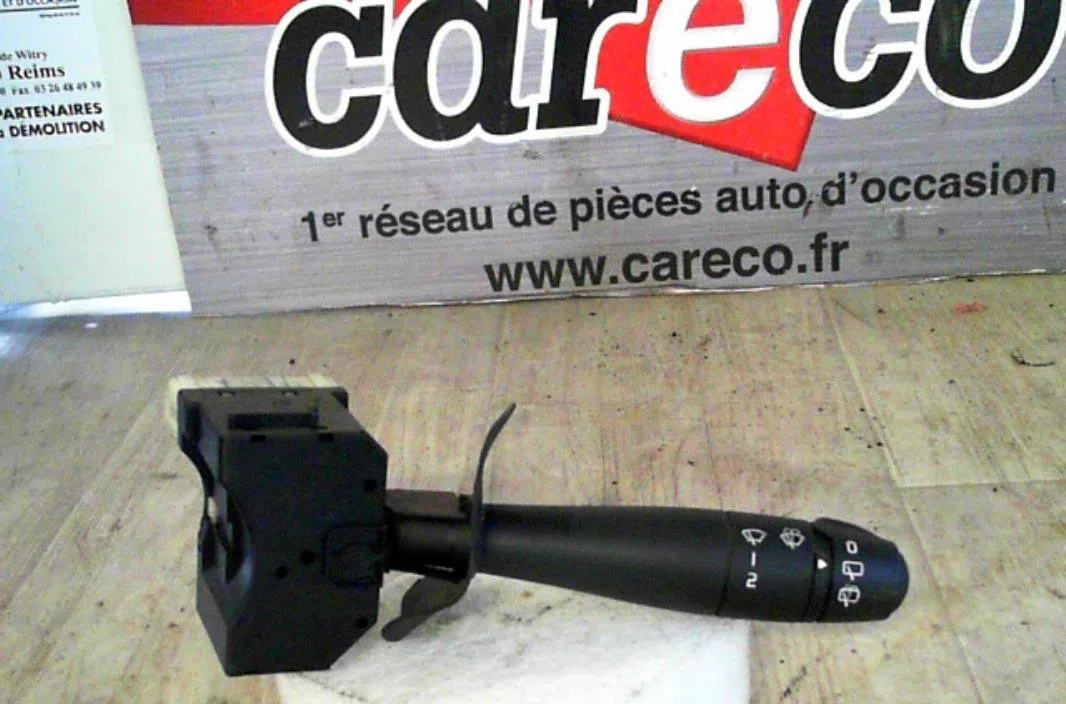Commande essuie glace RENAULT CLIO 2  CLIO 2 PHASE 1 occasion