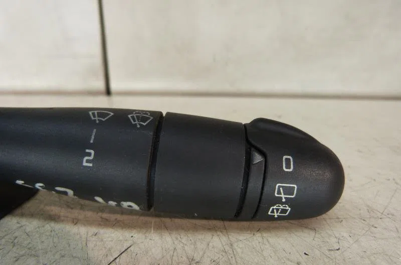 Commande essuie glace RENAULT CLIO 2 PHASE 1 occasion — photo 2