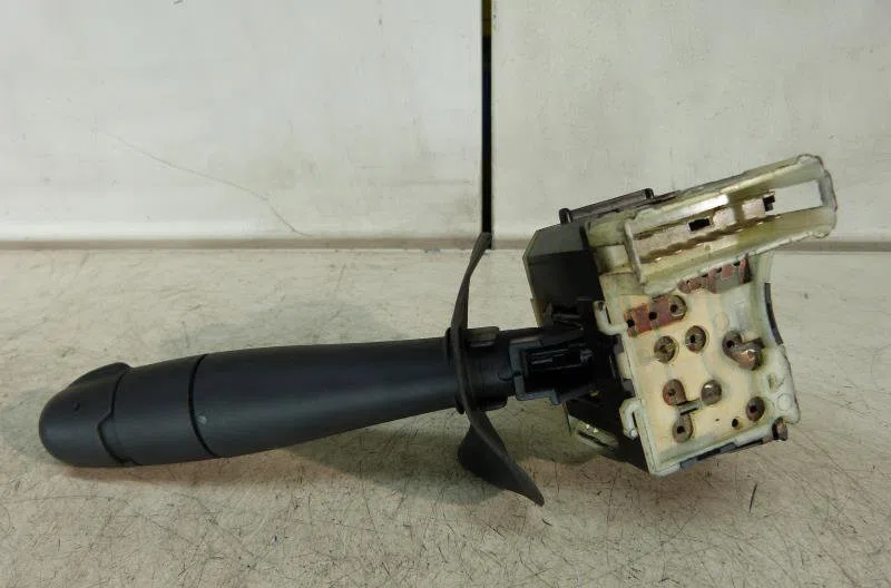 Commande essuie glace RENAULT CLIO 2 PHASE 1 occasion — photo 3