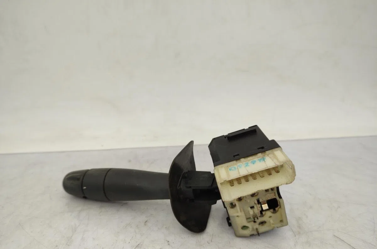Commande essuie glace RENAULT CLIO 2 PHASE 1 occasion — photo 3