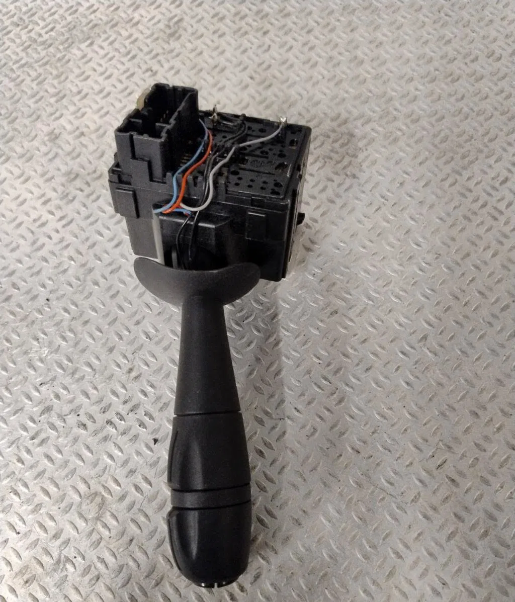 Commande essuie glace RENAULT CLIO 4  CLIO 4 PHASE 1 occasion — photo 2