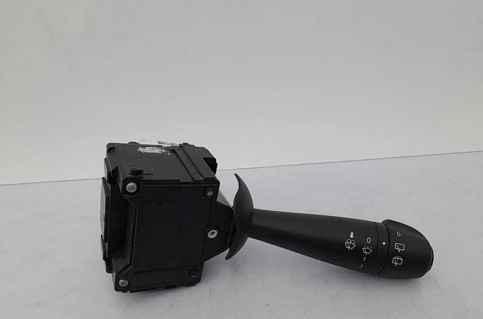 Commande essuie glace RENAULT CLIO 4 PHASE 1 occasion — photo 2